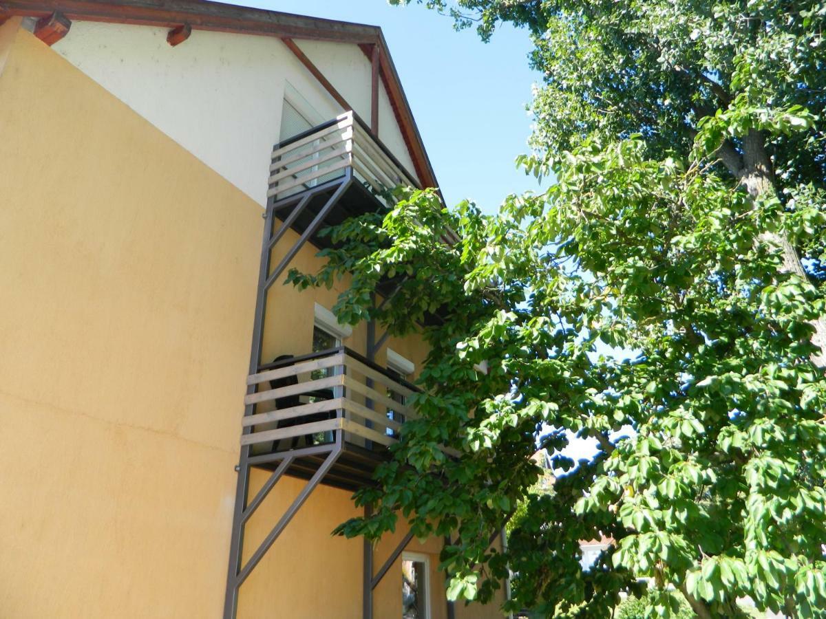 Greentó Apartman Balatonfoldvar Exterior foto
